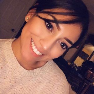 Meet your Posher, Dalia